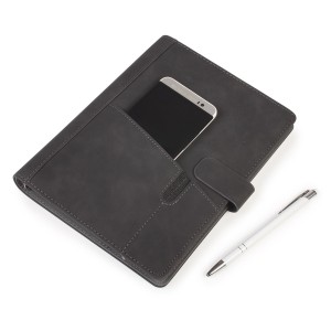 Notes Notatnik biurowy twardy w kratkę z kieszonką na telefon, zamykany z wymiennym wkładem - O.NOTE Sidney - 207 x 145 mm (A5) - czarny OPUS 