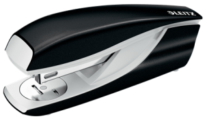 Zszywacz metalowy Leitz Wow perłowy 30 kartek  CZARNY